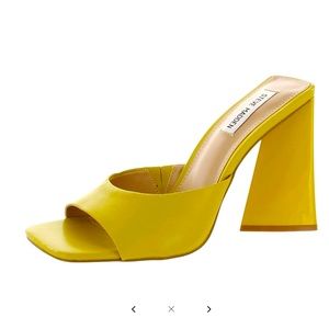 Steve Madden Twist Leather Open Toed Heeled Sandal